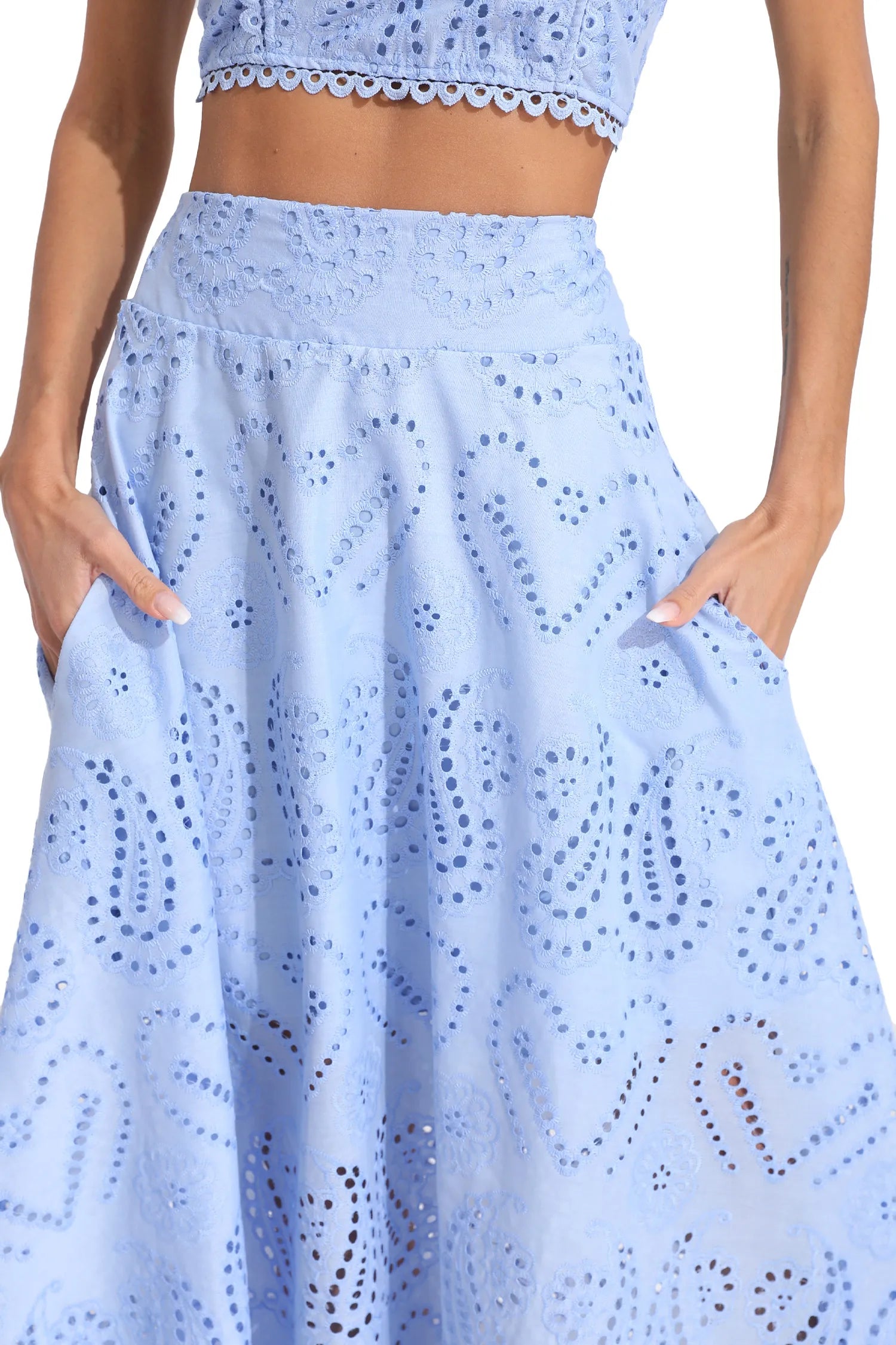 Saskia Embroidered Sleeveless Set