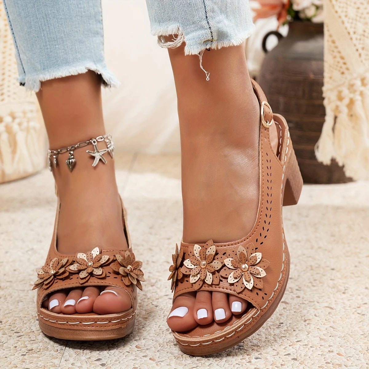 ALMA / STYLISH HEELED SANDALS