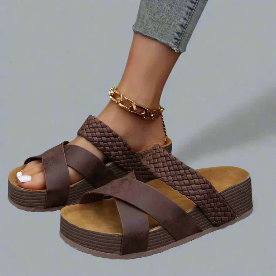 DARCIE / ORTHOPAEDIC SLIP-ON SANDALS