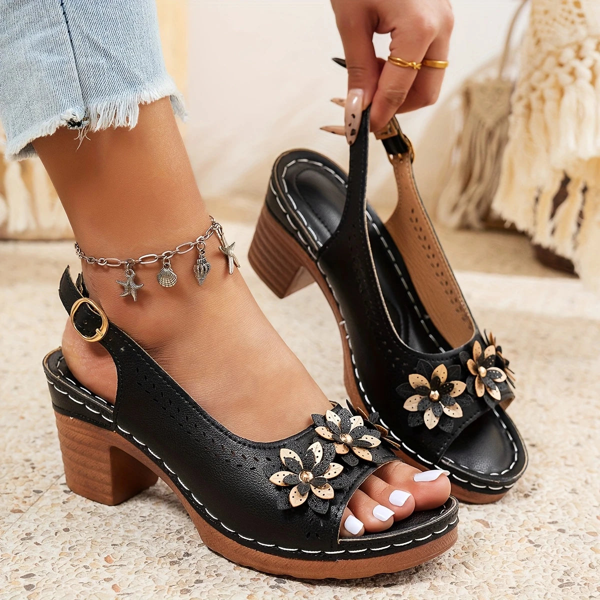 ALMA / STYLISH HEELED SANDALS