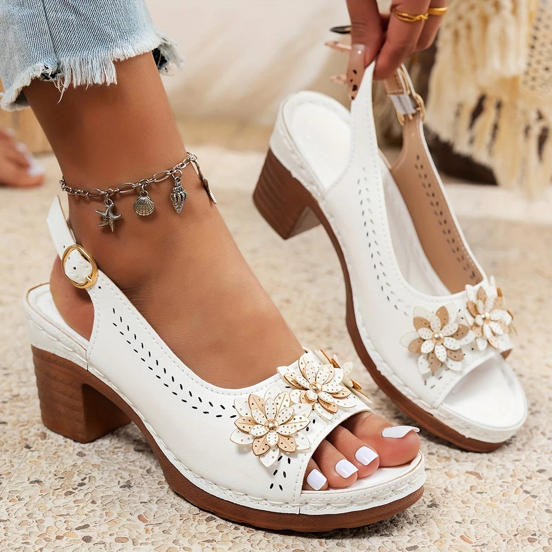ALMA / STYLISH HEELED SANDALS