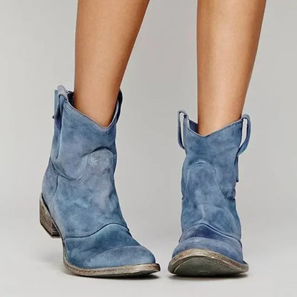 HENLEY / COWBOY BOOTS